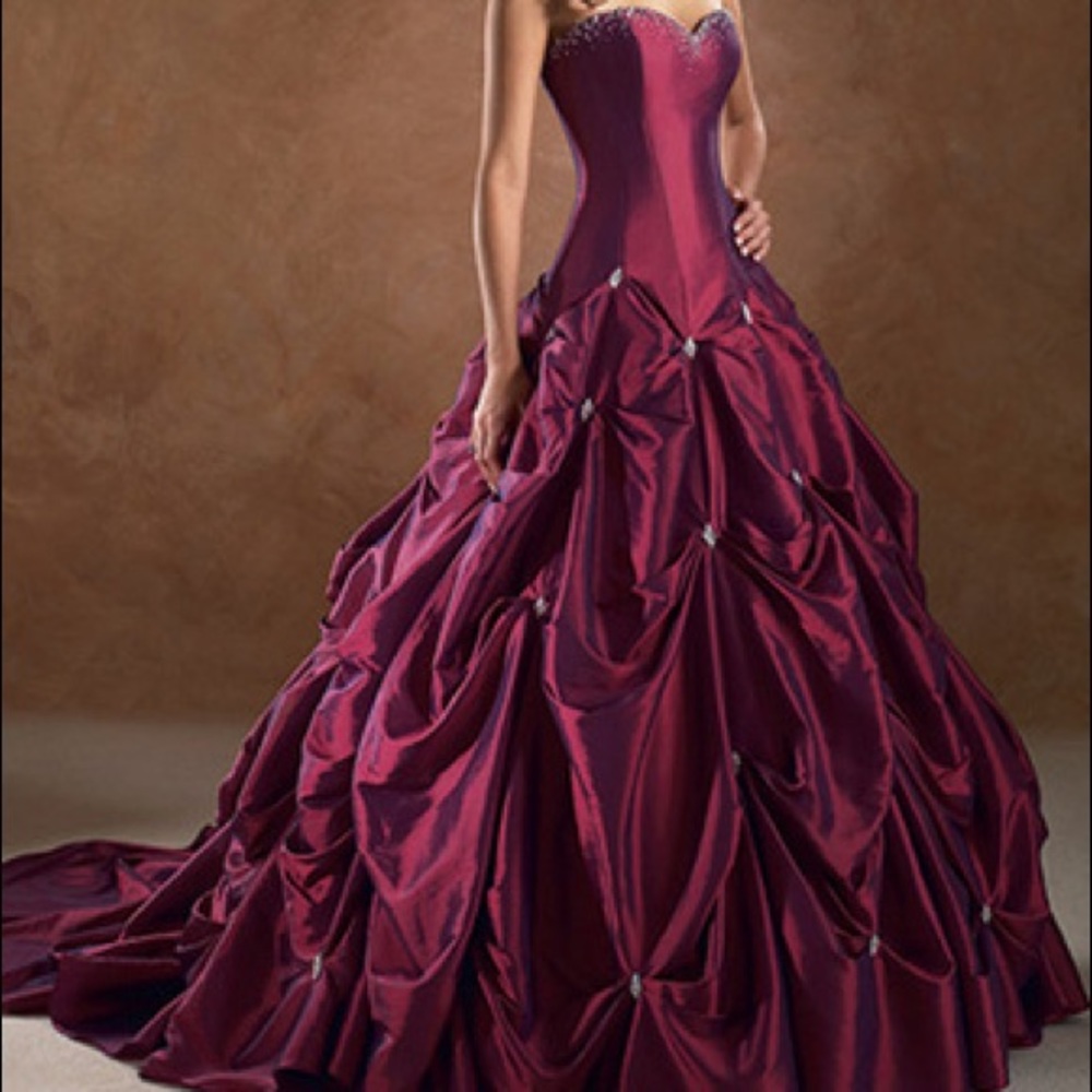 NEW! NWT Maggie Sottero Capri fuchsia size 6 wedding gown